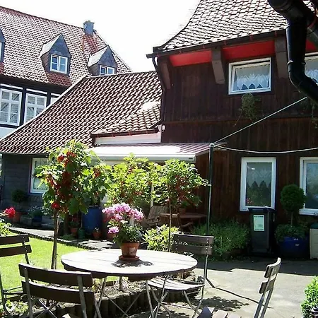 Altes Tageloehnerhaus Von 1510 Mit Garten Und Parkplatz * Goslar
