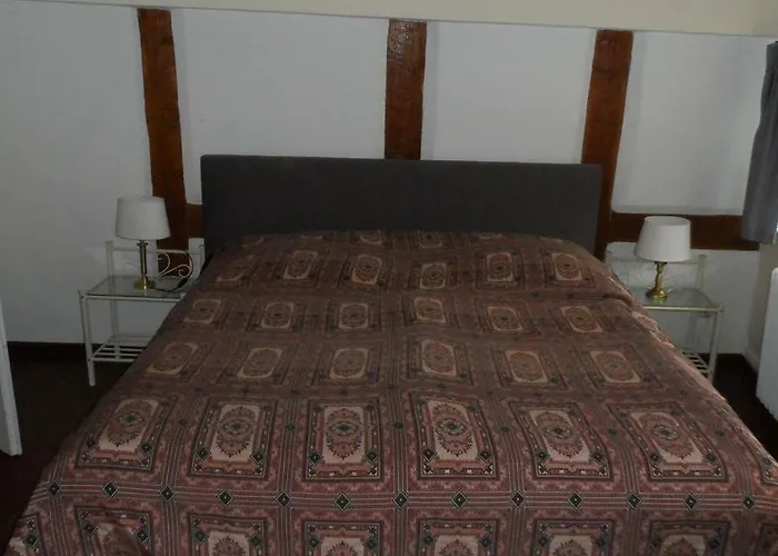 Altes Tageloehnerhaus Von 1510 Mit Garten Und Parkplatz 度假居